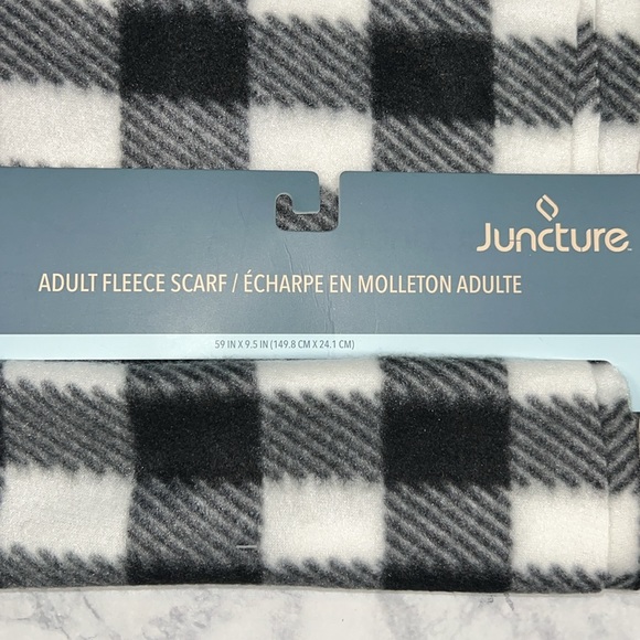 NWT Adult Fleece Scarf - Picture 3 of 5